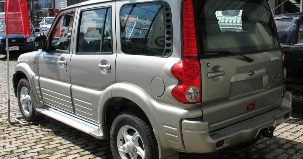Mahindra XUV700 Review 2026 – ADAS, Comfort & Mileage