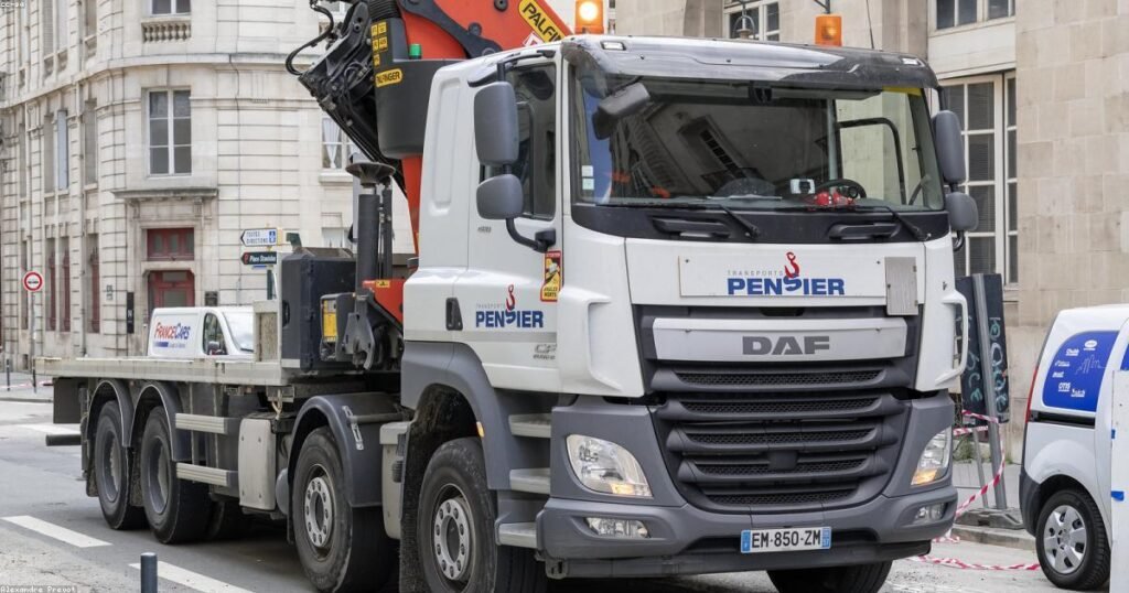 Electric Commercial Trucks in India 2026 – Best for Small Businesses